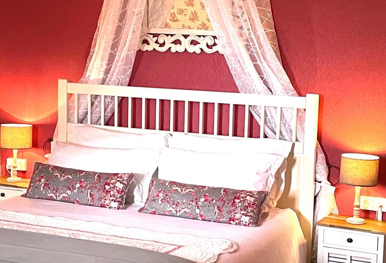 Maison D'Hotes Et Gites La Chouannerie A Cote Du Parc Du Puy Dufou Pouzauges Zewnętrze zdjęcie