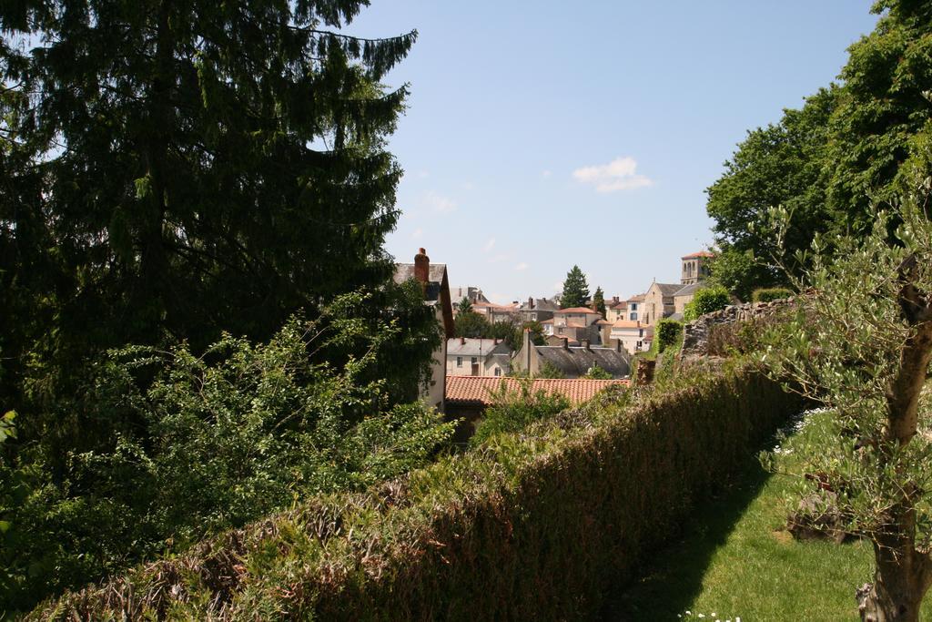 Maison D'Hotes Et Gites La Chouannerie A Cote Du Parc Du Puy Dufou Pouzauges Zewnętrze zdjęcie